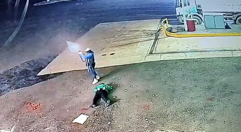 Capturas de videos que captaron el ataque a una sucursal bancaria en Naranjal, Alto Paraná.