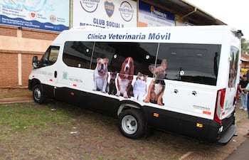 Clínica veterinaria móvil de Yacyretá.