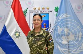 María Eugenia Alonso Iglesias, capitán de aviación, es la primera persona paraguaya y mujer en ir misión de paz a India Pakistán como observadora en el ejército de los cascos azules de las Naciones Unidas.