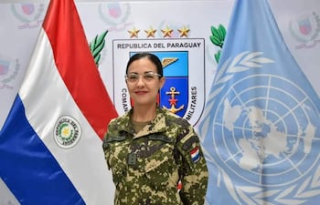 María Eugenia Alonso Iglesias, capitán de aviación, es la primera persona paraguaya y mujer en ir misión de paz a India Pakistán como observadora en el ejército de los cascos azules de las Naciones Unidas.