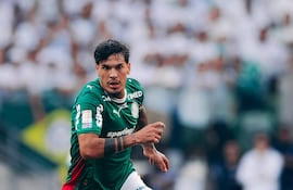 El zaguero central paraguayo, Gustavo Gómez. sigue haciendo historia con la camiseta de Palmeiras de Brasil.