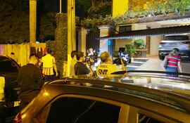 La casa del periodista Carlos Benítez fue atacada a balazos recientemente. Otro hecho similar, también en Lambaré, afectó al periodista Fabián Costa.