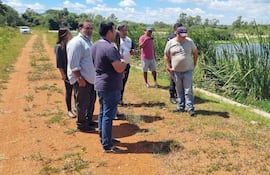 Fiscalía del Medio Ambiente realiza intervención en la planta de tratamiento de residuos cloacales por supuesta contaminación denunciada por los vecinos.