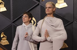 Así reaparecieron CA7RIEL y Paco Amoroso el pasado 2 de febrero en los Grammy.