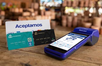 Nuevos beneficios tendrán los comercios con la alianza de Bancard, Cabal y la Cooperativa Universitaria.