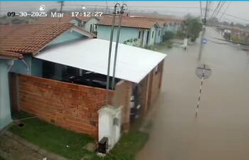Esta es la imagen que deja el barrio San Blas, en Mariano Roque Alonso, cada vez que llueve.