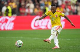 Jáminton Campaz no regresó con su selección a Colombia debido a las amenazas recibidas.