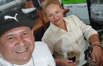 Juan de Dios Zaragoza Medina junto a la diputada cordillerana Graciela Aguilera (PLRA).