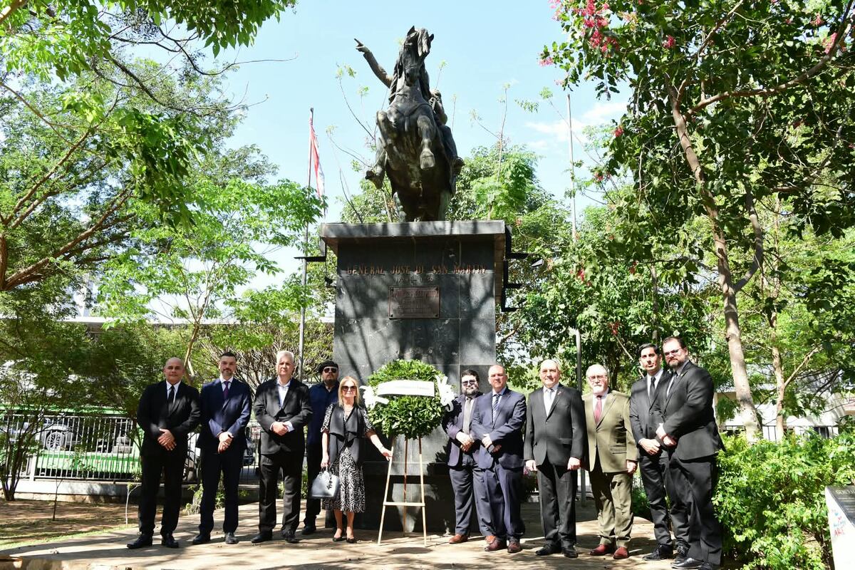 Conmemoran en Asunción los 176 años de la muerte del general José de San Martín