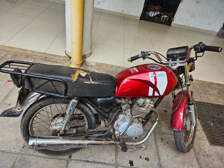 Motocicleta recuperada.