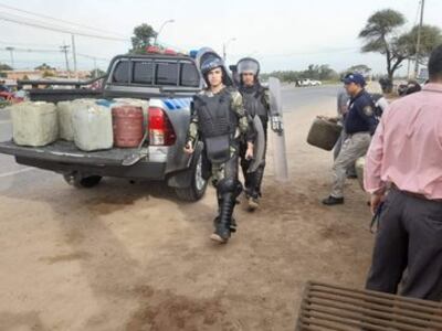 En total se incautaron 3500 litros de combustible, un vehículo y elementos de logística.