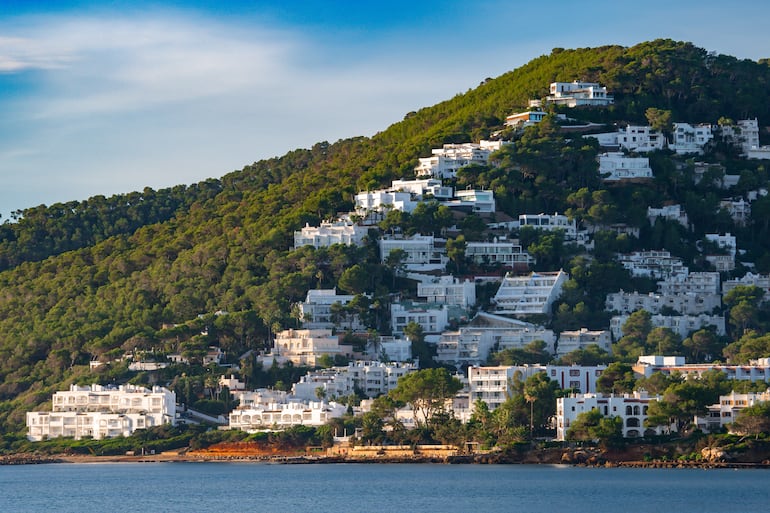 Hoteles en Santa Eulària des Riu, Ibiza, España.