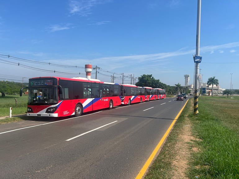 Inicia prueba de la línea E3: buses eléctricos entre el Puerto y el aeropuerto