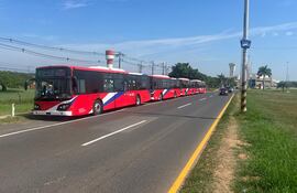 La línea E3 de buses eléctricos, que conecta el Puerto de Asunción con el Aeropuerto Silvio Pettirossi.