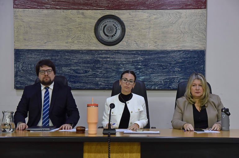 Los Jueces Matías Garcete, Adriana Planas y Elsa Garcete