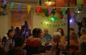 Imagen del cortometraje "Bolero rojo" que se exhibirá hoy en la Alianza Francesa, con la presencia de su director.