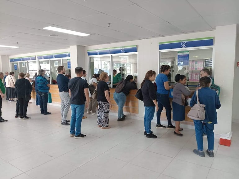 Quejas de asegurados por falta de medicamentos en IPS: “Se están forrando con la plata del pueblo”