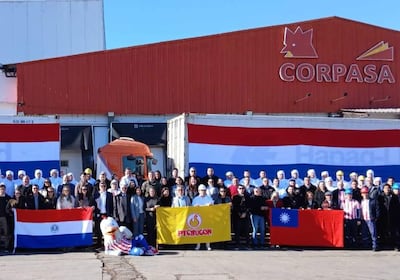 Directivos y colaboradores de Pechugón despidieron el primer envío de carne aviar a Taiwán.