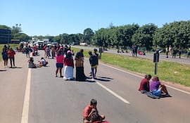 Nativos cierran hace 45 días el km 175 de la Ruta PY02 ante la inacción del Indi.