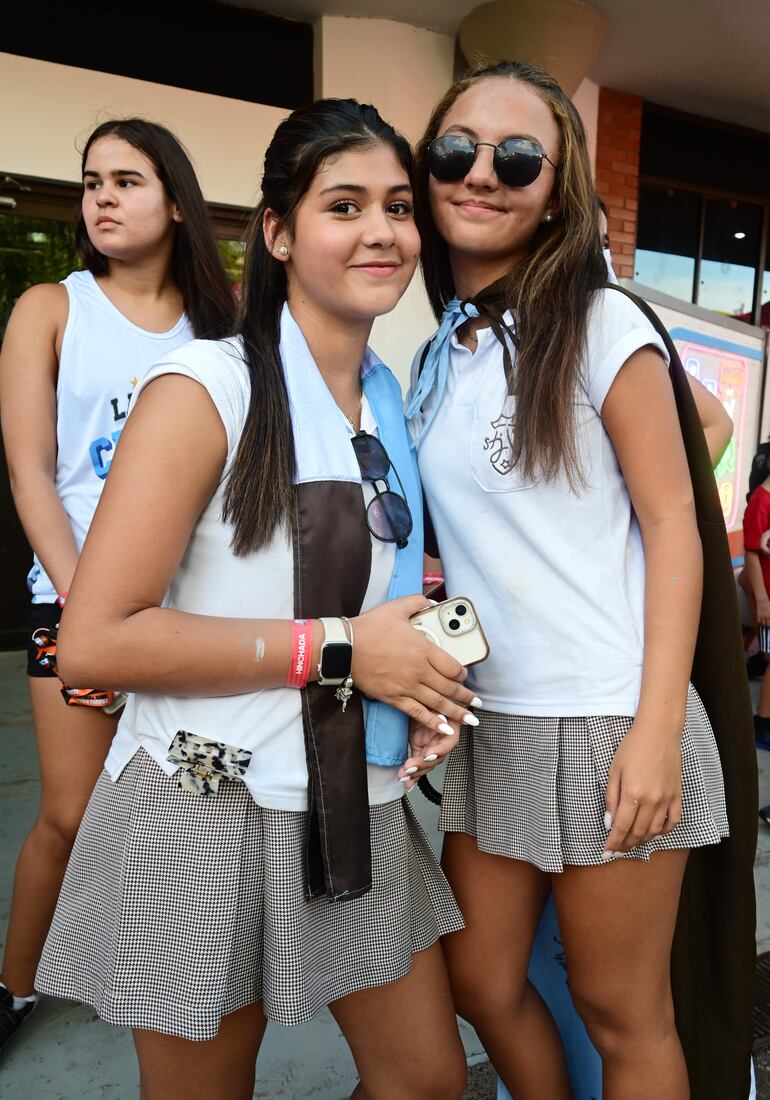 Ainhoa Valdez y Fio Bogado. 