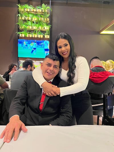 Denis Humberto Torres  y su pareja Gessica Maribel Benítez Muñoz.