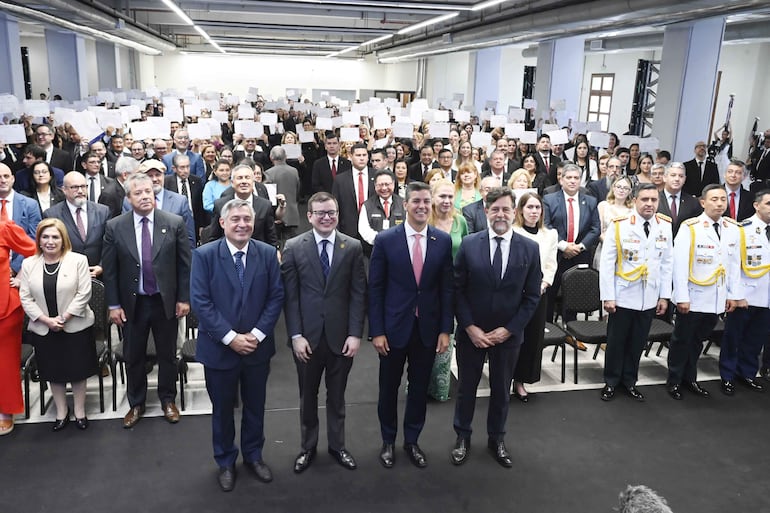 Autoridades durante el lanzamiento de la Escuela de Calidad para Evaluadores de la Aneaes.