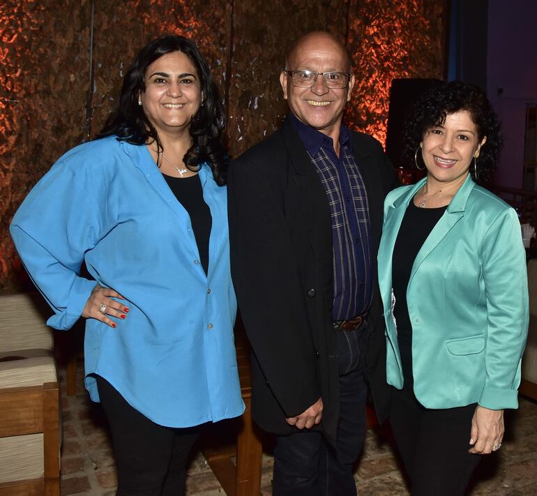 Ana Benítez, Francisco Carvallo y Graciela Britos.