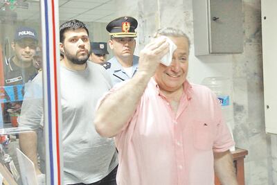 El exsenador Óscar González Daher y su hijo Rubén González Chaves, ambos colorados cartistas, intentarán este martes salir en libertad.