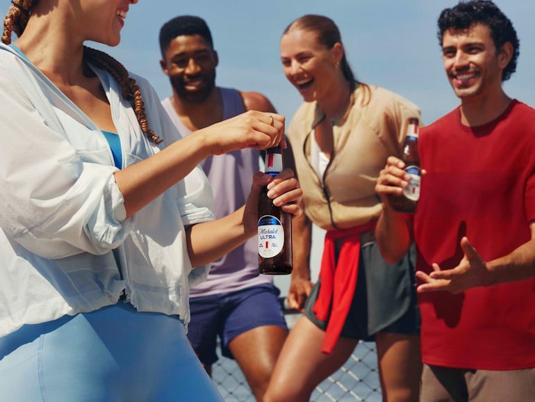 El crecimiento de Michelob Ultra en Paraguay acompaña su expansión internacional y refleja la conexión de la marca con las nuevas preferencias de consumo.