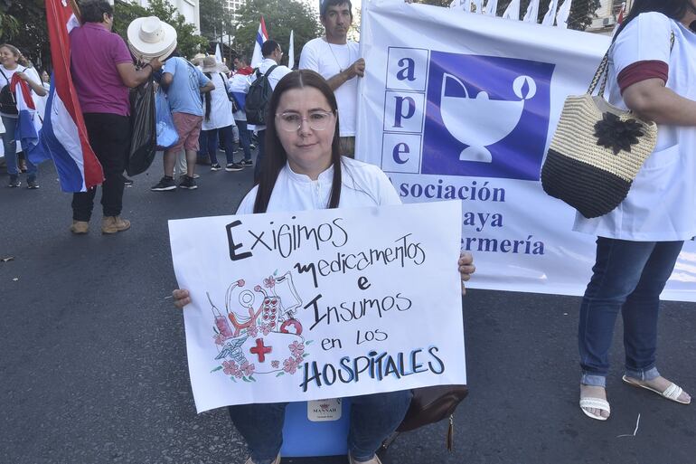 Enfermería denuncia la carencia de insumos y medicamentos en hospitales de Salud Pública y servicios del IPS. 