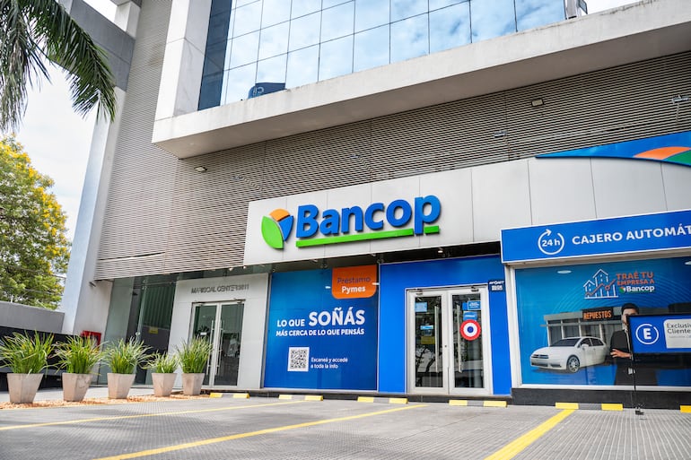 La entidad inició operaciones en 2012 y nació bajo el impulso del cooperativismo productivo, con raíces vinculadas a la Federación de Cooperativas de Producción Ltda. (Fecoprod) y a un grupo de cooperativas con fuerte presencia en rubros agropecuarios.