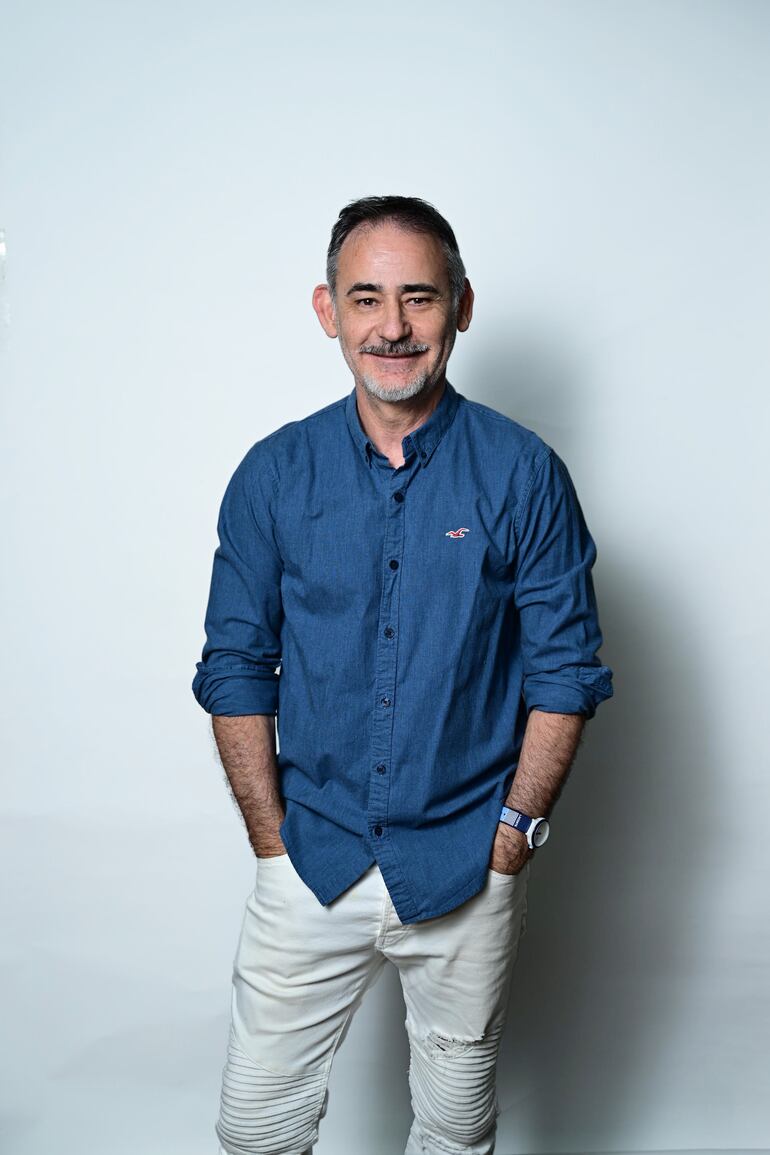 Albert Benítez además de humorista es profesional médico.