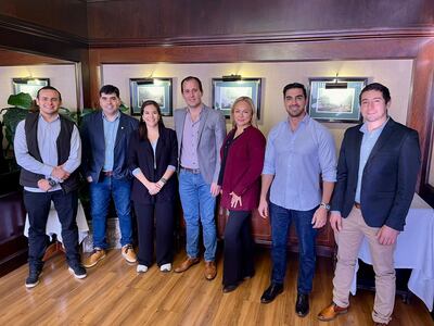 Johanna Ortega (3ª izq.) fue designada vocera por la multibancada integrada por 8 diputados.