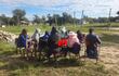 Niños dando clases en la intemperie en Nueva Asunción, departamento de Presidente Hayes.