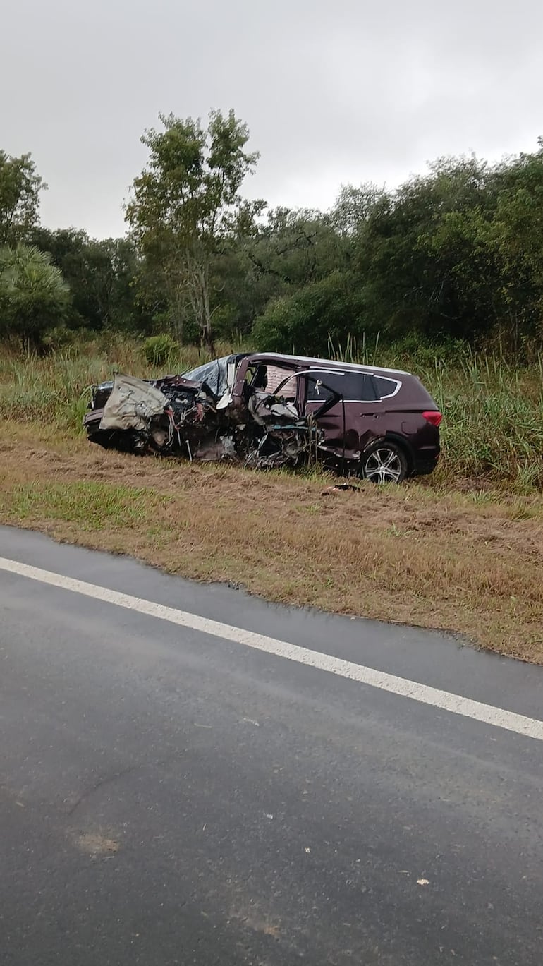 Así quedó la camioneta en la que viajaba Saúl Salcedo junto a su familia. (Foto: @Calvi31)