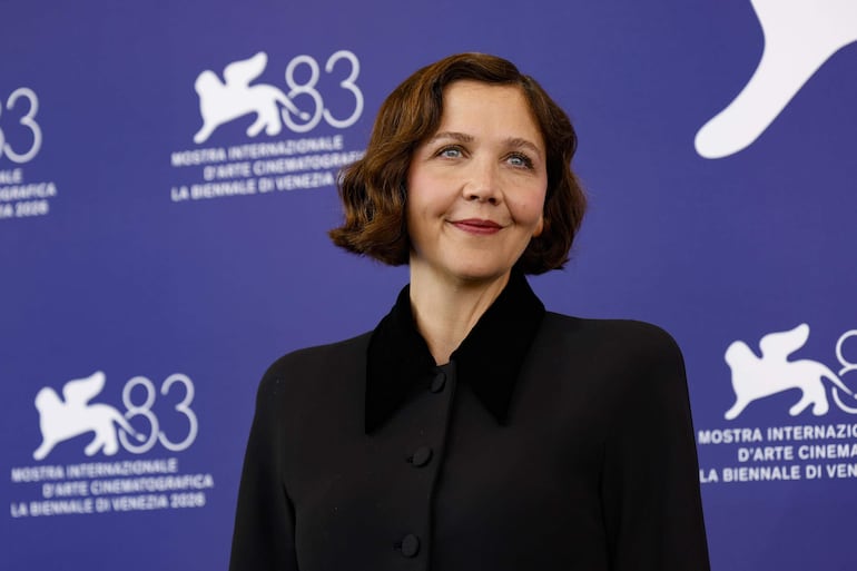 La actriz y directora Maggie Gyllenhaal preside el jurado de la 83 edición del Festival de Venecia.