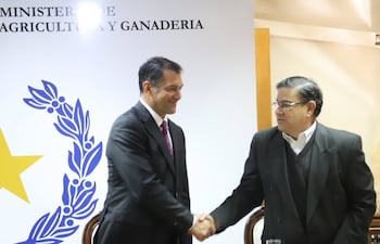 El ministro de Agricultura Carlos Giménez y el viceministro de Agricultura Juan Molinas.