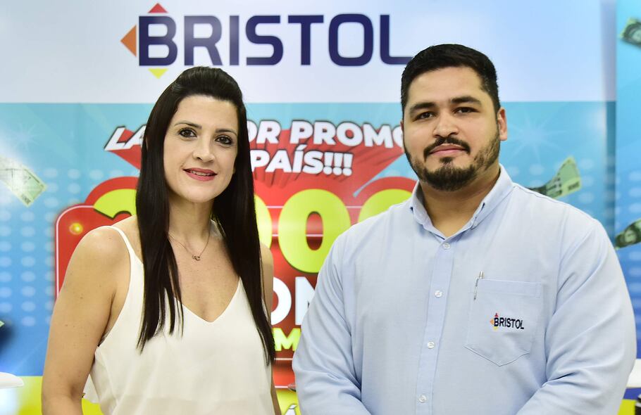 Myrian Talavera y Arturo Báez.