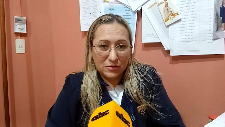 Licenciada Juan Estela Fernández Acosta, directora de la Escuela Cerro Corá, de Pedro Juan Caballero.