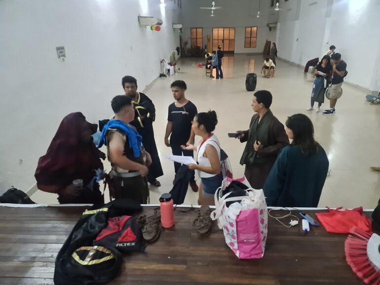 Currusú Rapé en Yaguarón con el elenco de teatro YARA, dirigido por Genn Servin y organizado por la Municipalidad.