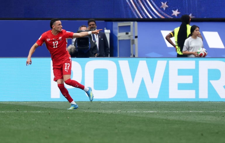 El suizo Rubén Vargas puso el 2-0 provisorio ante Bosnia y Herzegovina.