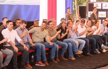 Con parafernalia oficial, el Gobierno arrancó las obras de hospital que Itaipú adjudicó a firma ligada al Grupo Cartes.