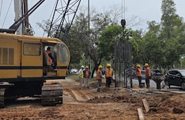 Parte de la construcción del viaducto en la ruta D025, que se está construyendo dentro del contrato de duplicación de Tape Tuja.
