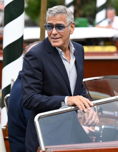 George Clooney llegando al Lido para la ceremonia de apertura del 82º Festival Internacional de Cine de Venecia. (EFE/EPA/ETTORE FERRARI)
