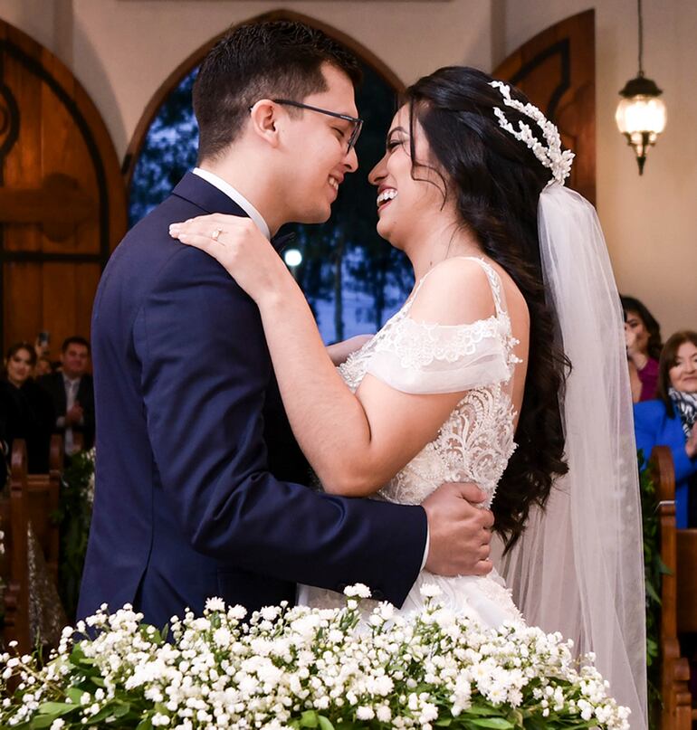 Felices por su unión Tania y Rolando.