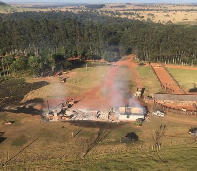 El casco central de la estancia Ñandu’i también fue saqueado e incendiado por los terroristas.