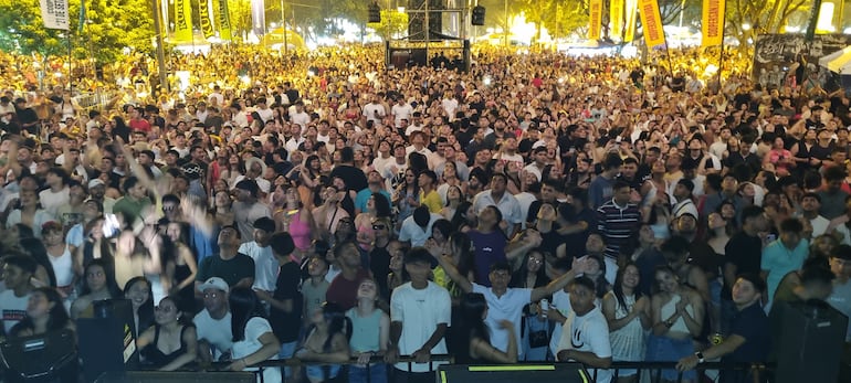 Desde la organización del Festival Internacional del Batiburrillo, Siriki y Chorizo Sanjuanino estiman unas 25mil personas que acudieron hasta esta ciudad oara disfrutar del evento.