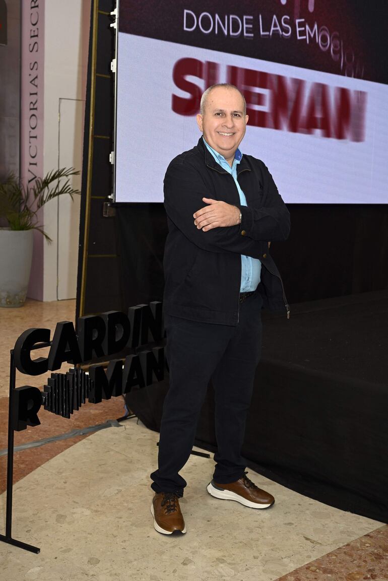 Los domingos son "A Pura Naftalina" en Cardinal Romance con las baladas de los 60, 70 y 80 que nos trae Pablo Guerrero. (Arcenio Acuña)