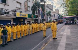El Cuerpo de Bomberos Voluntarios del Paraguay (CBVP) realizó un acto protocolar frente al Pateón de los Héroes en celebración de su 47° aniversario.