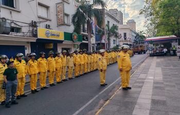 El Cuerpo de Bomberos Voluntarios del Paraguay (CBVP) realizó un acto protocolar frente al Pateón de los Héroes en celebración de su 47° aniversario.